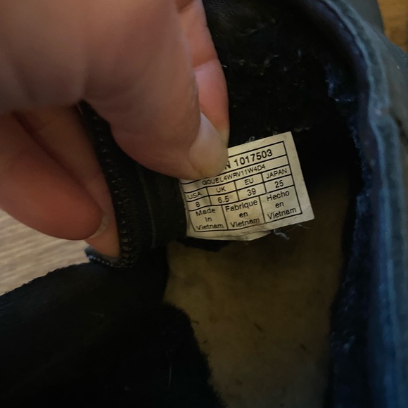 UGG REA LEATHER Ankle Boot black Leather uppers. Water Resistant women’s, Size 8 - Picture 6 of 7